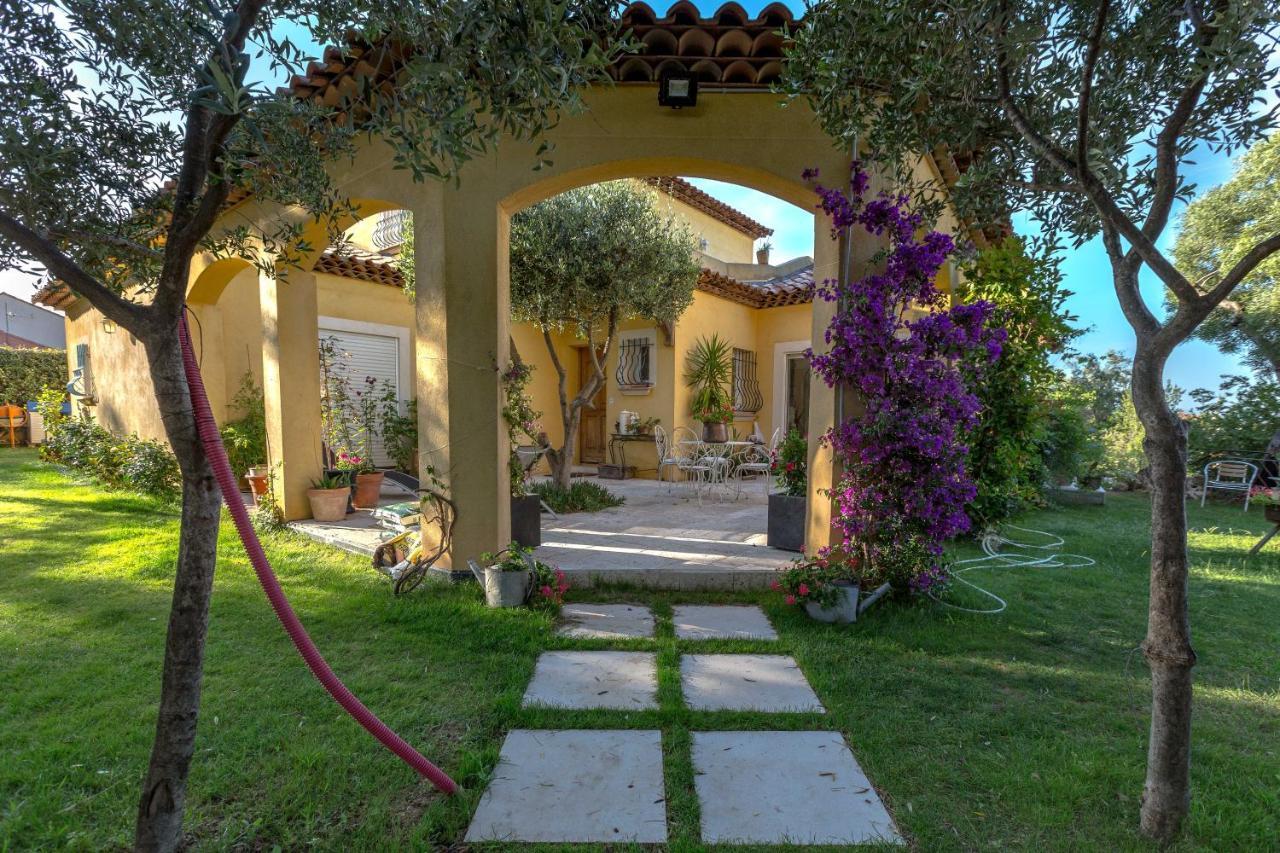 Villa De La Terre Blanche Sanary-sur-Mer Exteriör bild