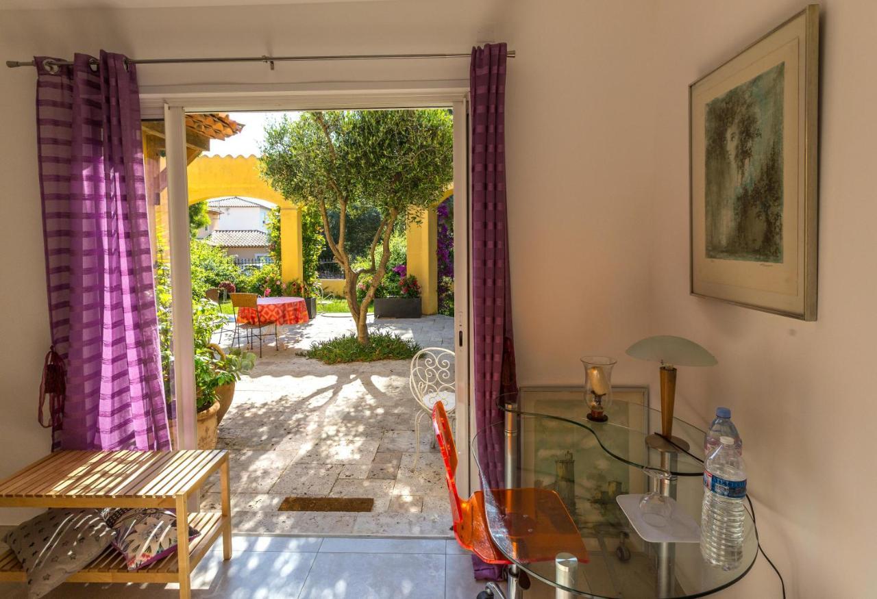 Villa De La Terre Blanche Sanary-sur-Mer Exteriör bild